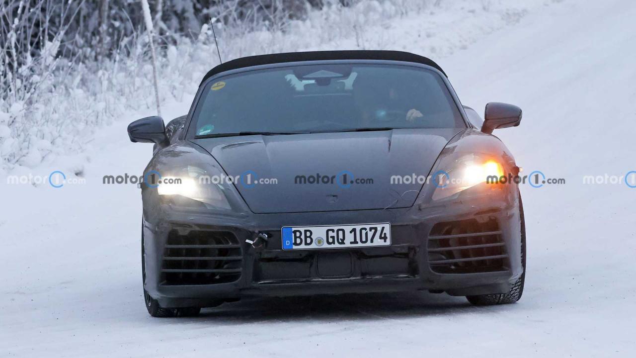 2025-porsche-718-boxster-ev-spy-photo-near-the-arctic-circle(6).thumb.jpg.0b1cab2613917e61a6307839e39f02f4.jpg