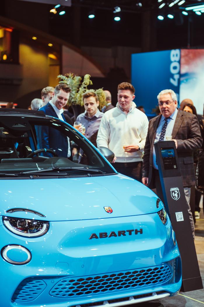NewAbarth500eEuropeanTour-BrusselsMotorShow.thumb.jpeg.f3a4145ed83a73996abf15bf5b791867.jpeg