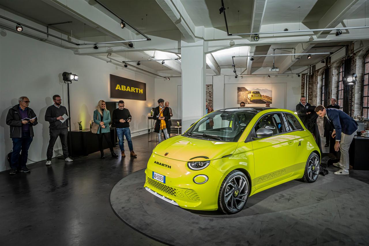 NewAbarth500eEuropeanTour-Germany.thumb.jpeg.1ce7b41eb74a3f14863a168a6cf8560b.jpeg