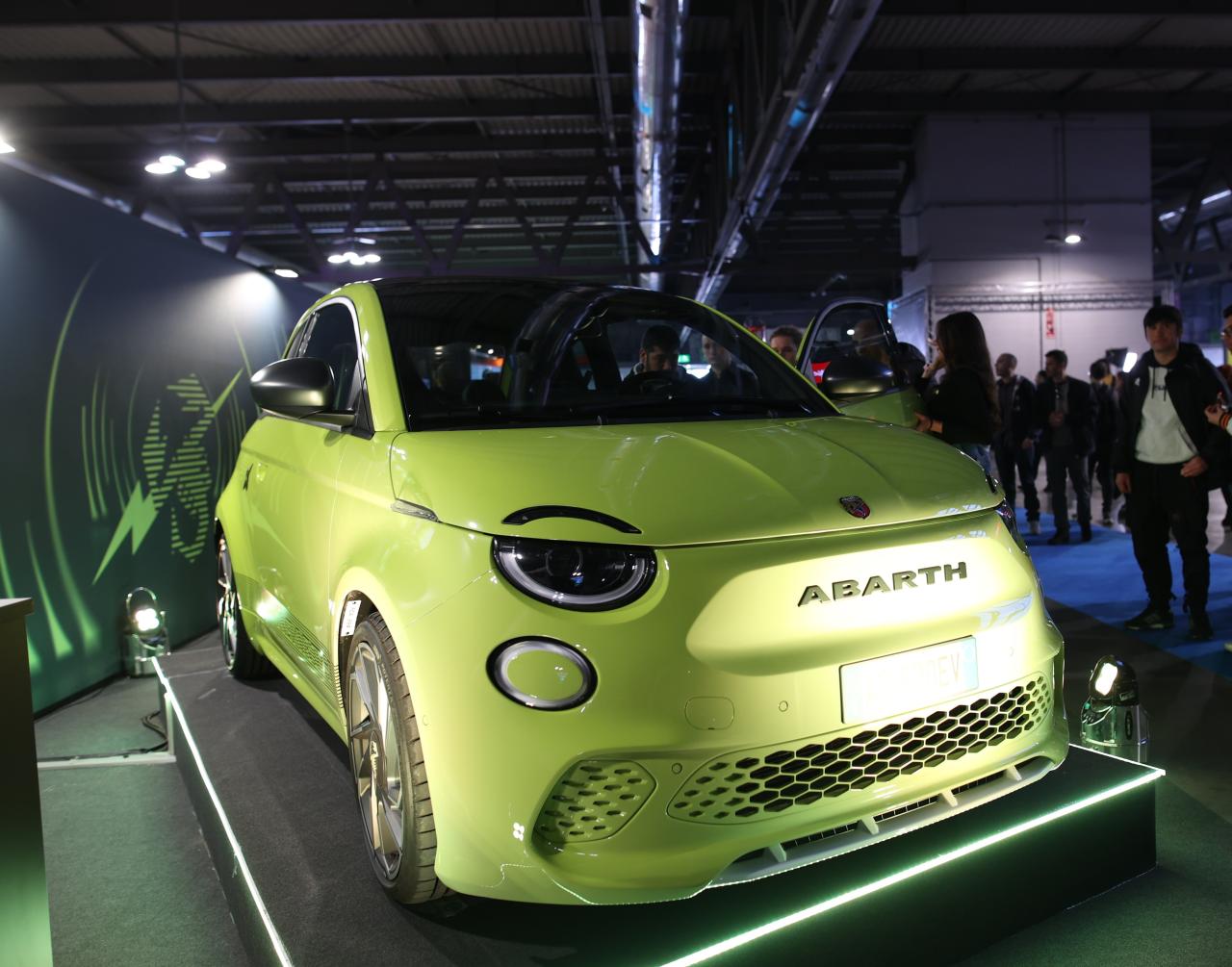 NewAbarth500eEuropeanTour-Italy-MilanGamesWeekCartoomics2022(1).thumb.jpeg.f50383ea1fa83a5e3ba00a2e4a83cdff.jpeg