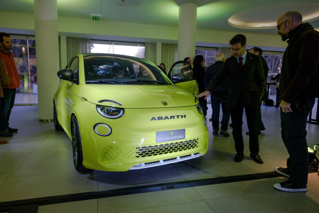 NewAbarth500eEuropeanTour-Portugal(1).thumb.jpeg.8aa003fe56d31b098cf64d1bbc038f62.jpeg