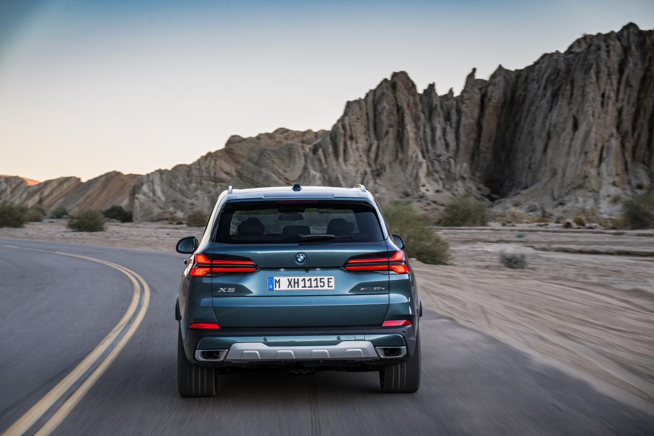P90489769_highRes_the-new-bmw-x5-xdriv.thumb.jpg.e2eccc375d612169c8d2c8933cf547f1.jpg