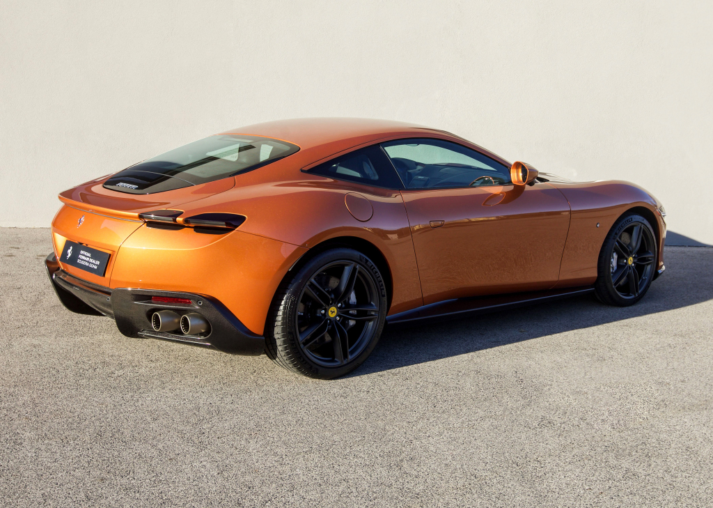 ferrari_roma_tailor_made_inspired_by_330_gtc_96_002f0000107c0bbe.jpg