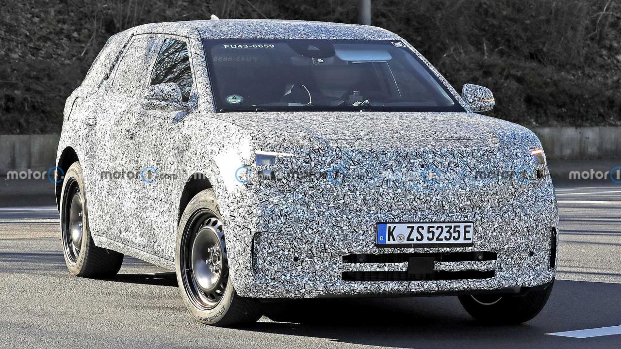 ford-electric-crossover-spy-photos(1).thumb.jpg.f2ae8cc0b2be6fbe48cc953c3b6c394f.jpg