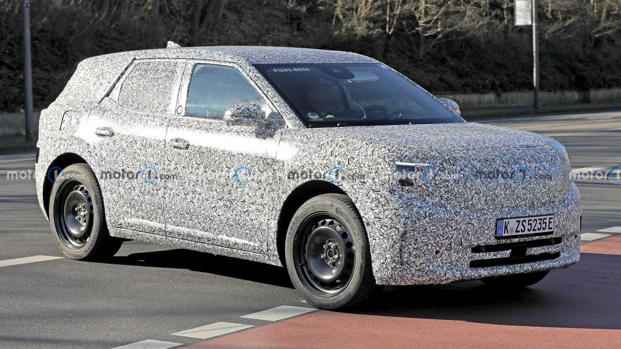 ford-electric-crossover-spy-photos(2).thumb.jpg.5ad0e1a998483dbd27db9e077abbc14c.jpg
