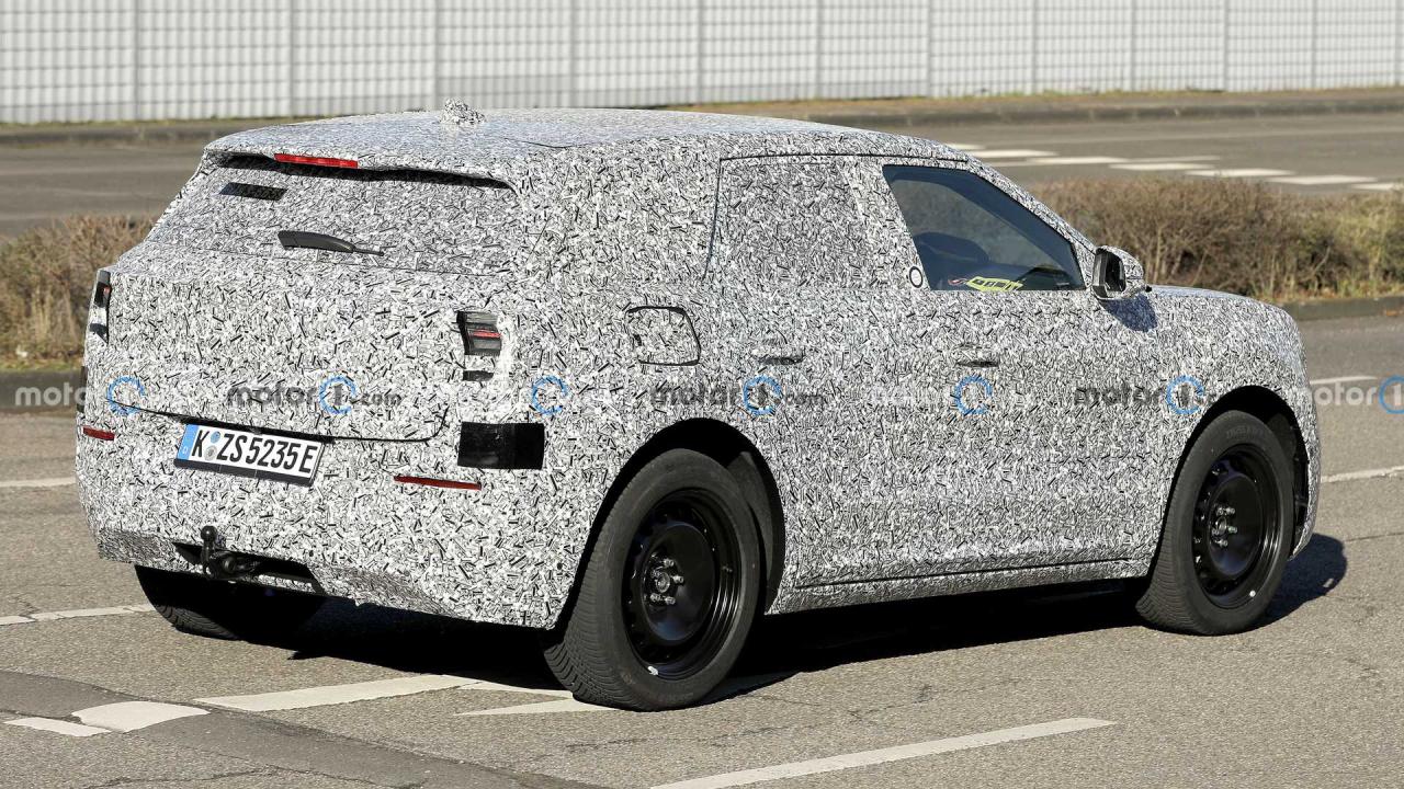 ford-electric-crossover-spy-photos(3).thumb.jpg.95f87bde97eb8d886d1a33af24695af4.jpg