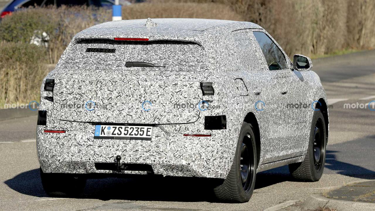 ford-electric-crossover-spy-photos(4).thumb.jpg.0302a69e14c787581a9b6e6bce005a9b.jpg