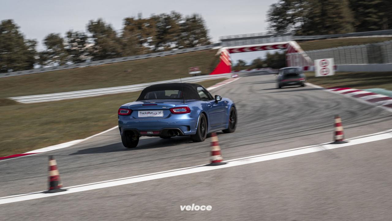 velocewarmup-2020-balocco-36-Abarth-124-Spider-1920x1080.thumb.jpg.b2673a506da15c2f211d8f486fa98c80.jpg