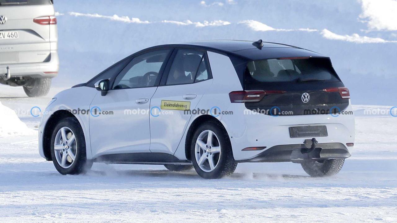 vw-id.2-mule-spy-photo(3).thumb.jpg.8ea6d0a9a91ee964fab9599ab45510f8.jpg