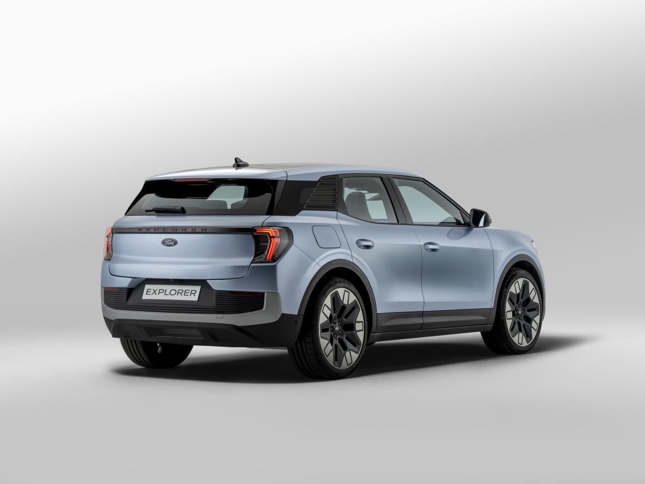 2023_FORD_TheNewAll-ElectricFordExplorer_Studio_4.jpg