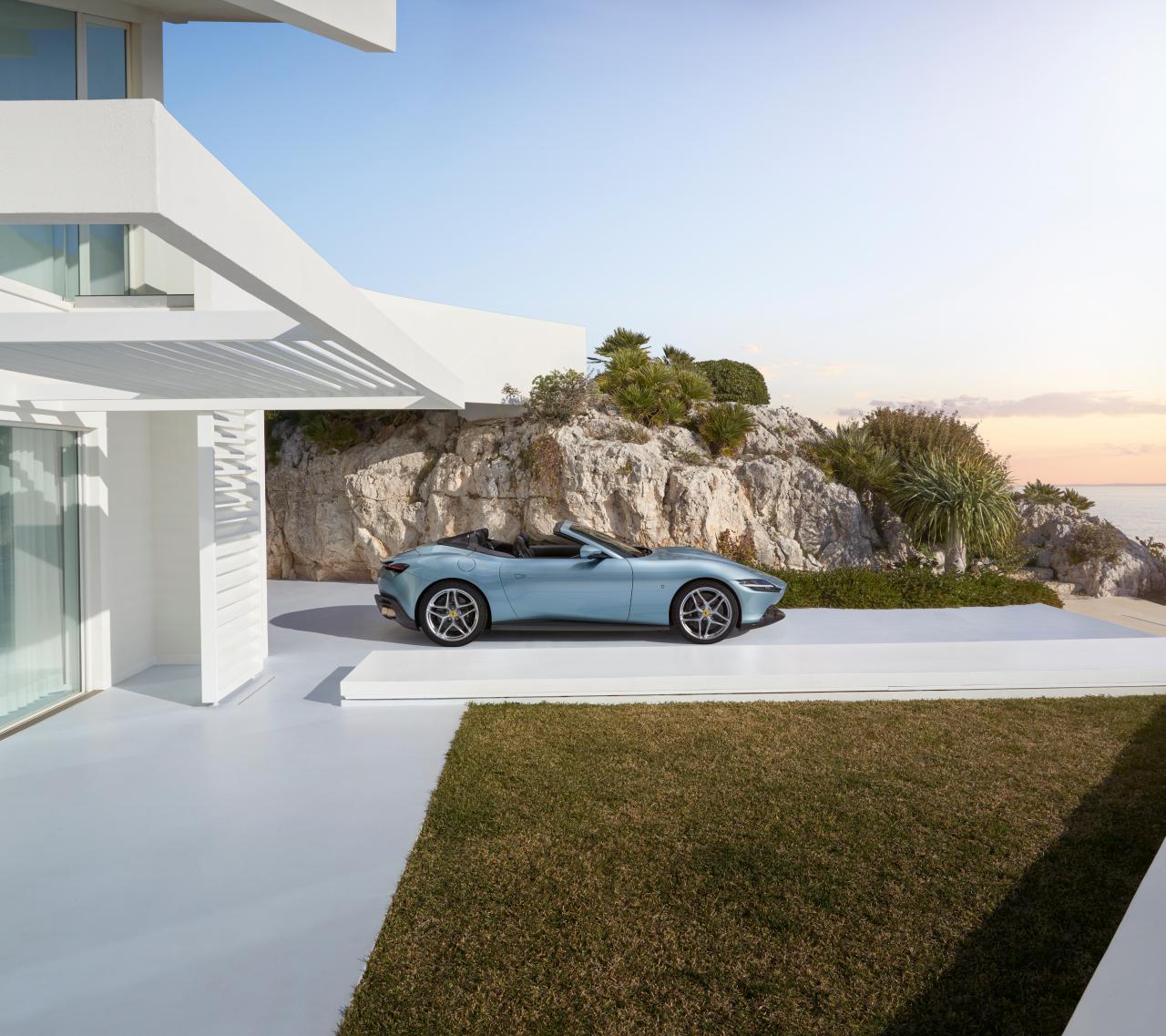 FerrariRomaspider5.thumb.jpg.e020502e367bb8d0f253db814e763c17.jpg