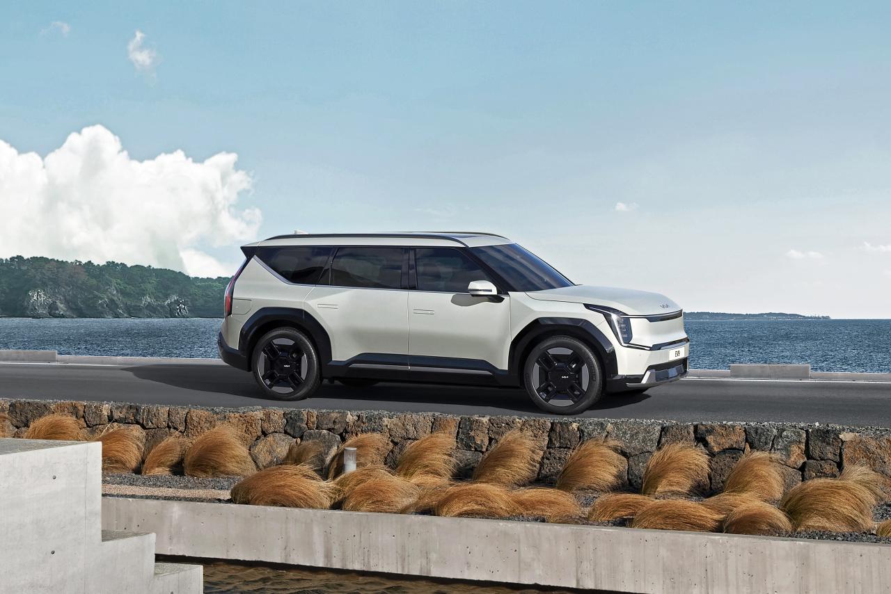 S0-nouveau-kia-ev9-2023-un-suv-electrique-a-sept-places-malin-749489.jpg
