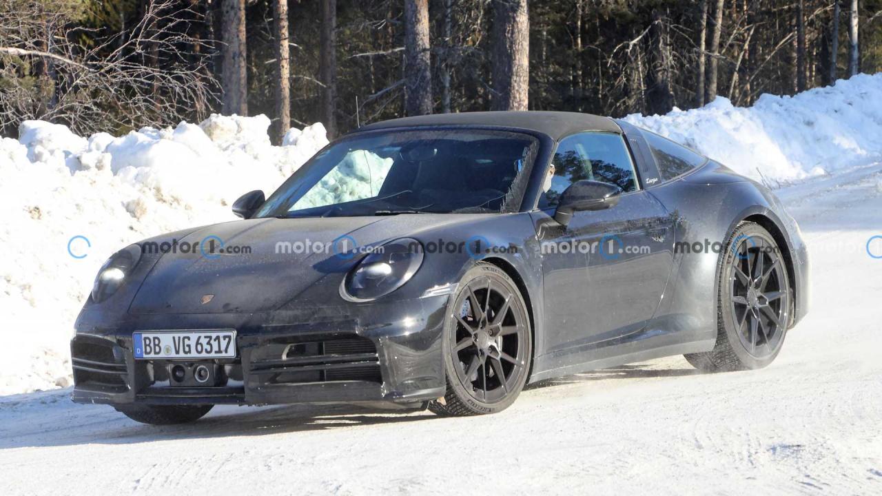 facelifted-porsche-911-targa-spy-photos (1).jpg