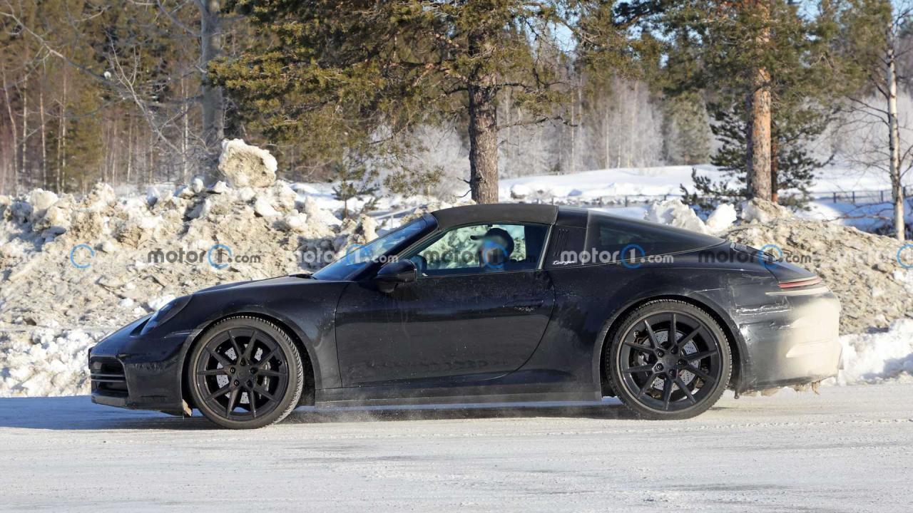 facelifted-porsche-911-targa-spy-photos (3).jpg