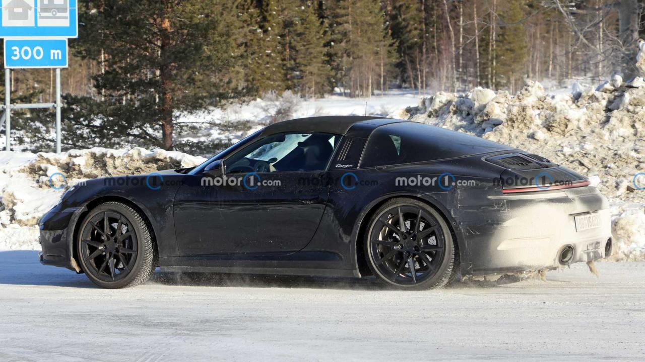 facelifted-porsche-911-targa-spy-photos (4).jpg