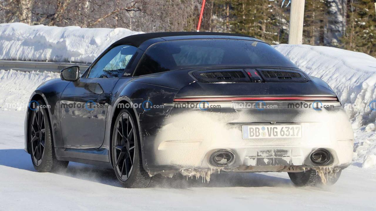 facelifted-porsche-911-targa-spy-photos (6).jpg