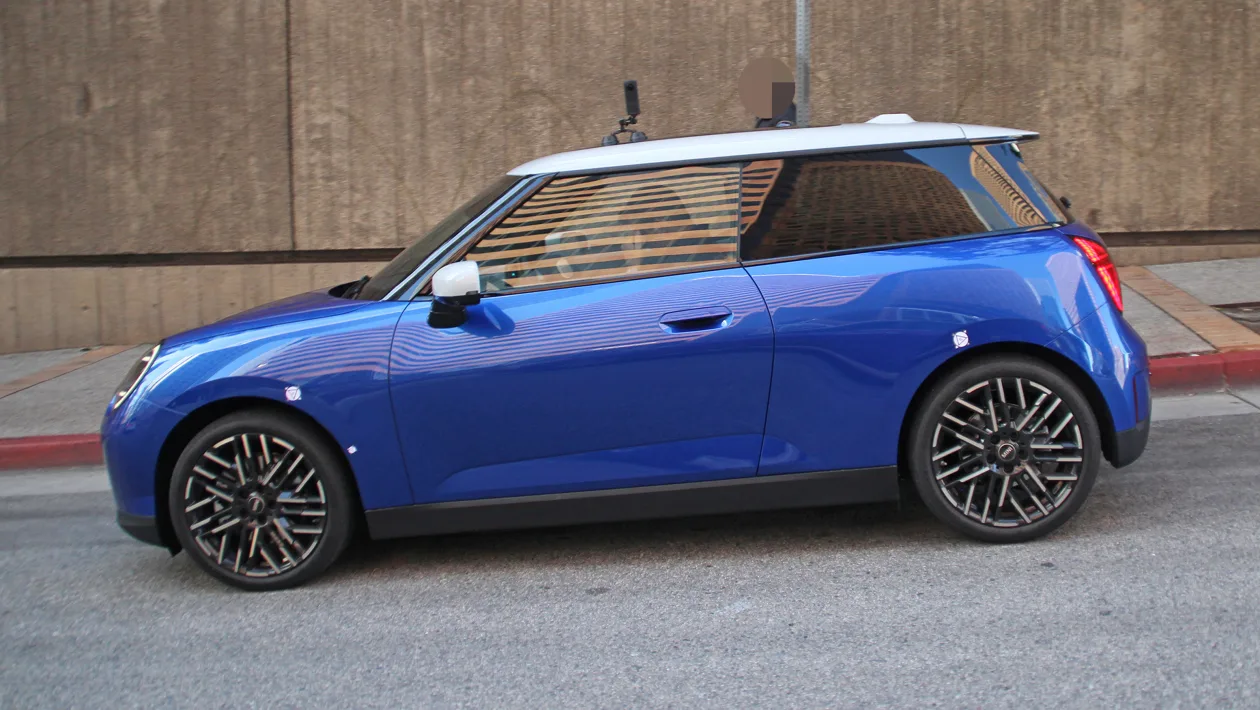 2023MINICooperspyshots-2.webp.4e35bf5109e22646b350a103c1923add.webp