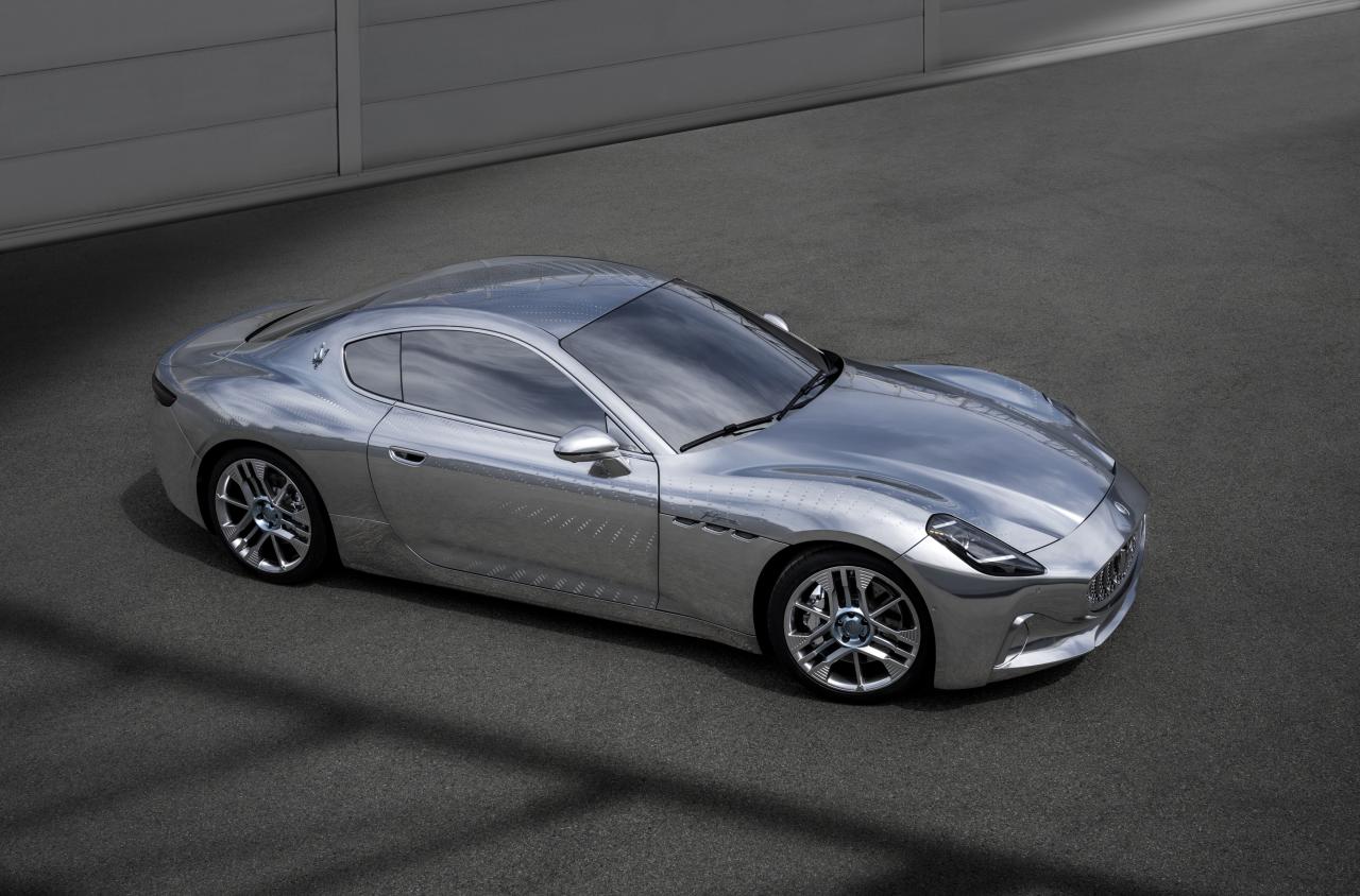 Medium-21449-MaseratiGranTurismoFuoriserieOne-OffLuce.thumb.jpg.47048fdb83714bae8816c1b3a36fc982.jpg