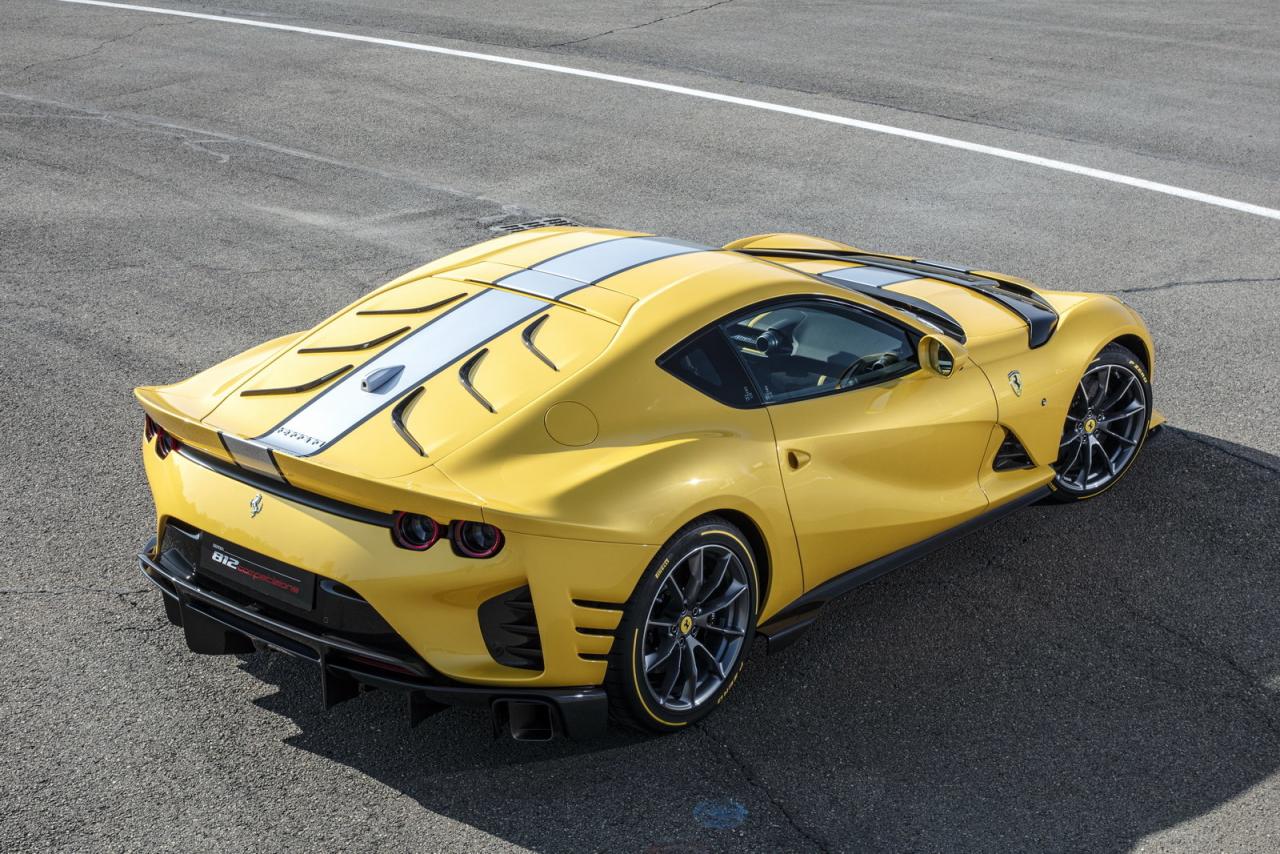 ferrari-812-competizione-2021-11_04.thumb.jpg.5cb80acc3bcd9a1d9da5894ddc8e79c3.jpg
