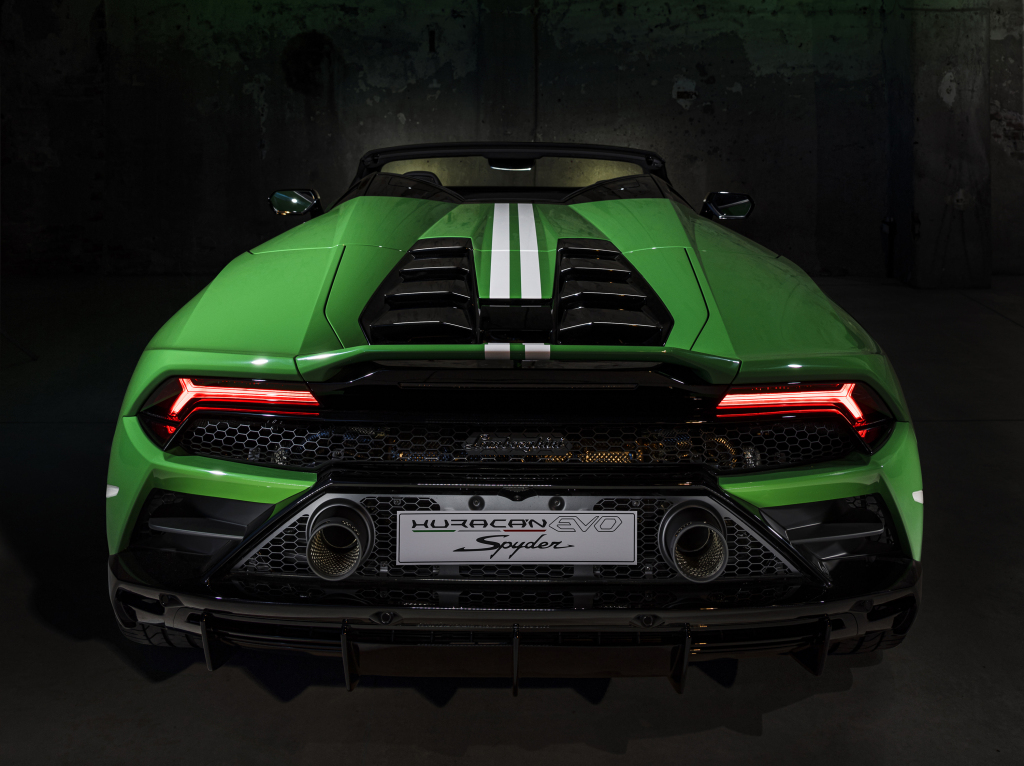 lamborghini_huracan_evo_spyder_60_anniversario_5_000008930bb908c6.jpg.f1f1469118c6014d0359dcb7bfd40580.jpg