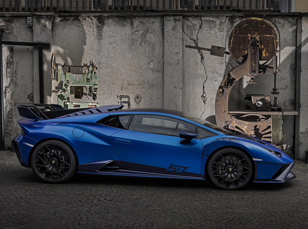 lamborghini_huracan_sto_60_anniversario_45_00b100000fbd0bb9.jpg.68e1d30becb555d684bd879ac7f7faf8.jpg