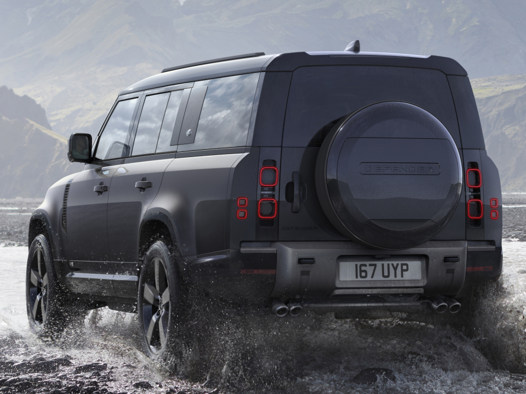 land_rover_defender_130_v8_6_0500036519f91375.jpg.9e4483d55c51583555d6dd90ee8d650a.jpg