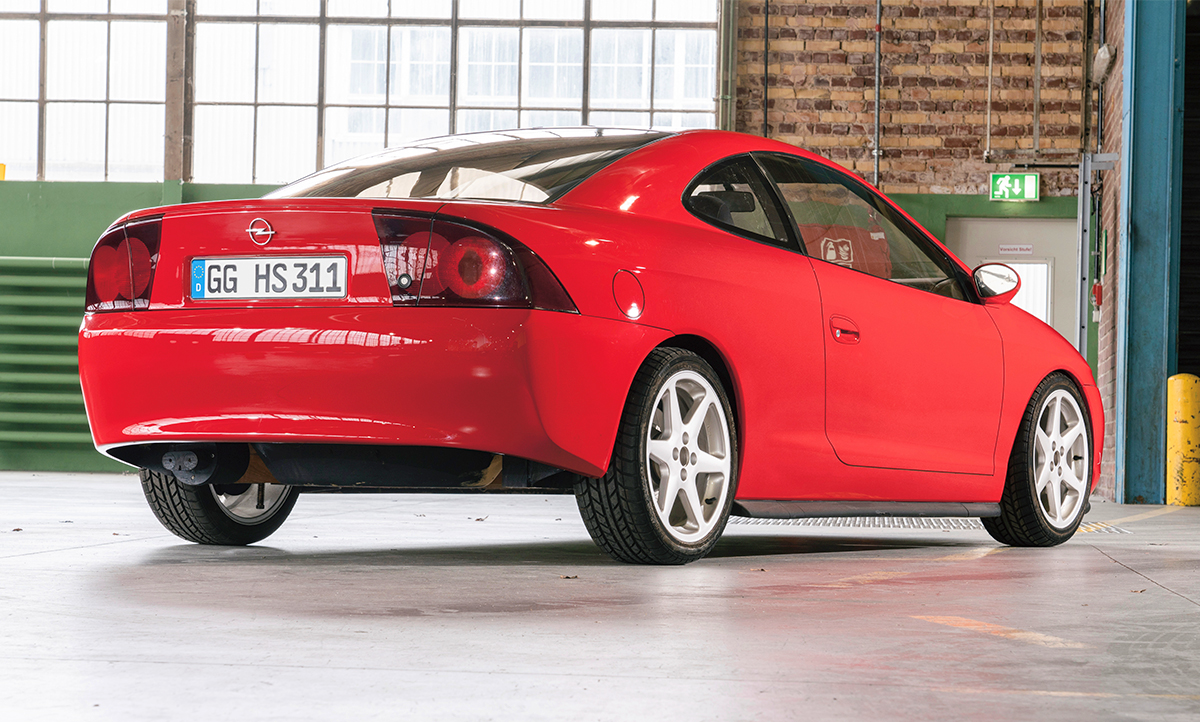 opel_calibra_06.jpg.b35c73778ebf14b70cf00cd5f81e54e5.jpg