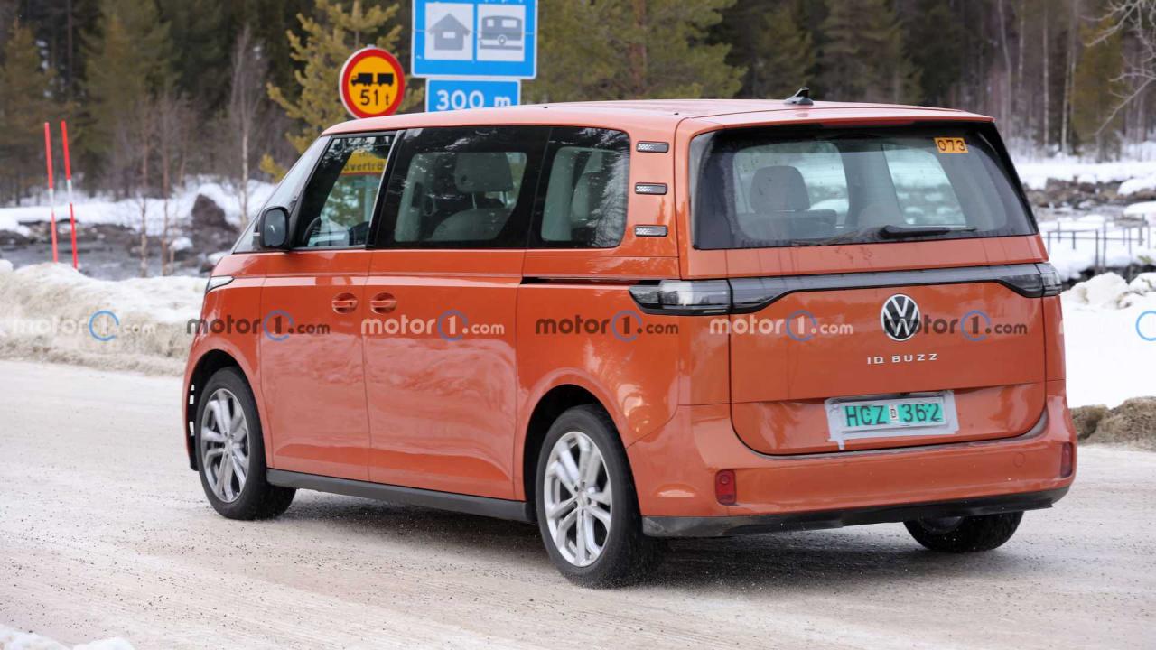 vw-id.-buzz-lwb-new-spy-photo (2).jpg
