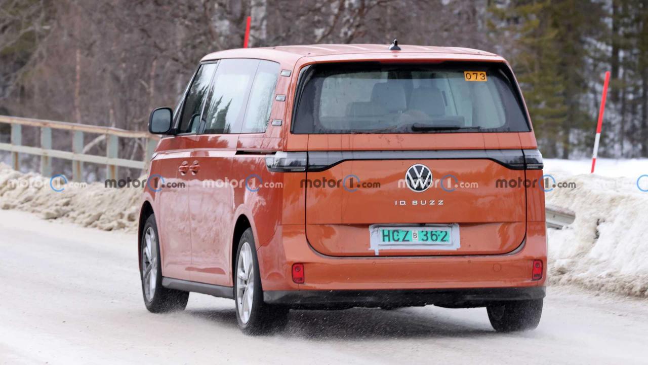 vw-id.-buzz-lwb-new-spy-photo (3).jpg