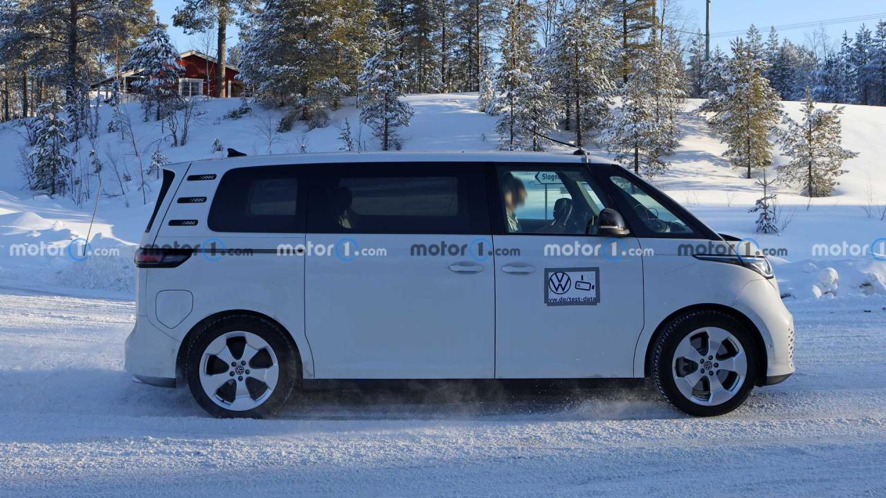 vw-id.-buzz-lwb-new-spy-photo (7).jpg