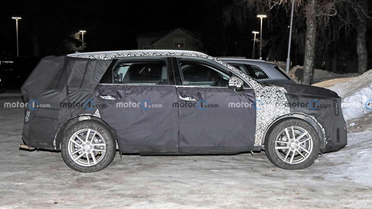 2024-kia-sorento-spy-photos(6).thumb.jpg.abd51919a0140cf77d459c399cb196d5.jpg