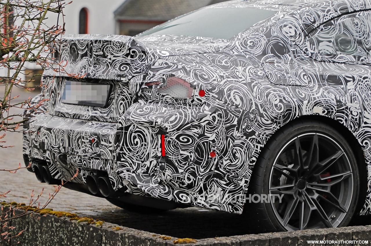 2025-bmw-m2-cs-spy-shots--photo-credit-baldauf_100883469_h.jpg