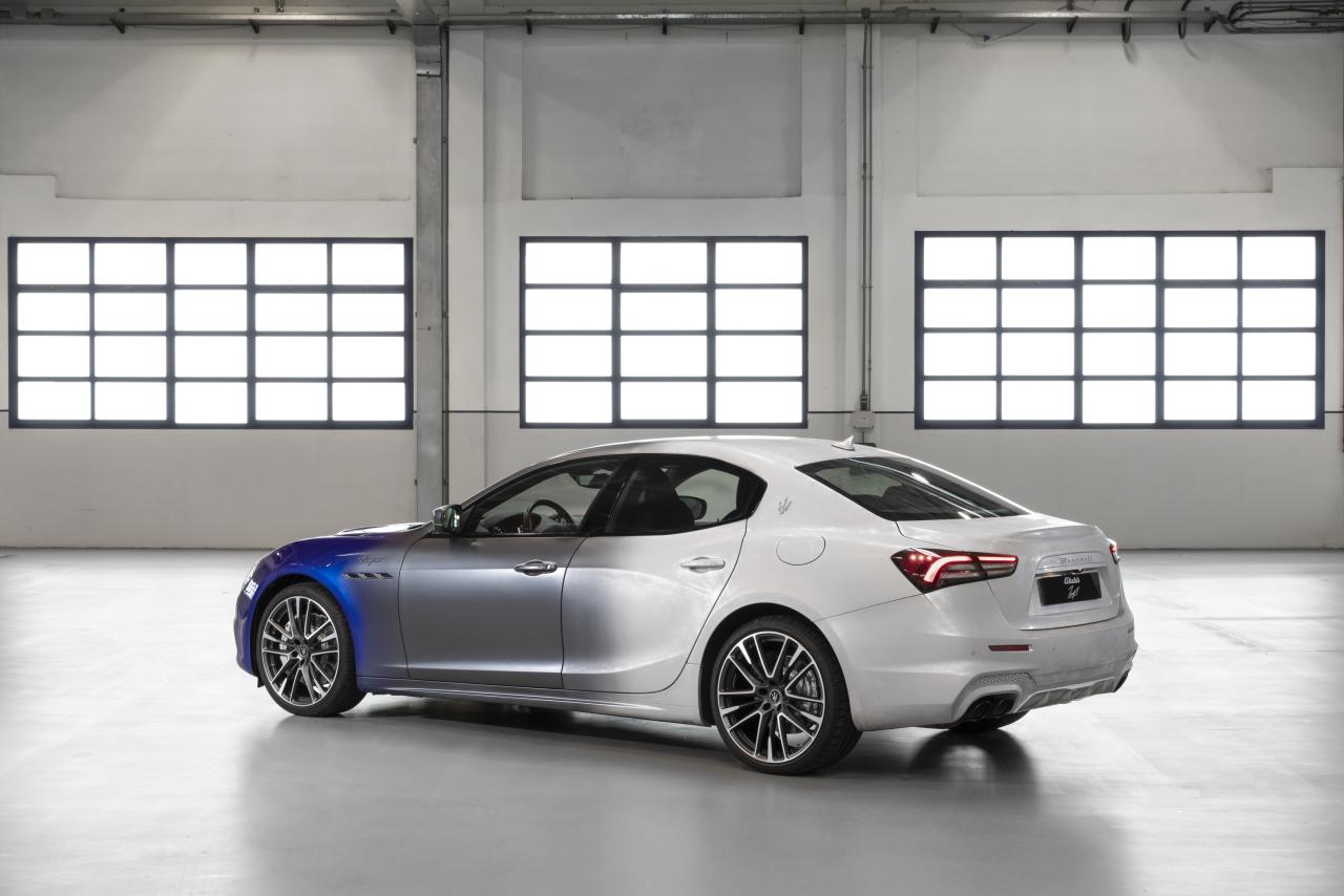 Medium-22102-MaseratiGhibliTrofeoZda.thumb.jpg.c4dfca1abd6559e00c327bd9f2f4d1c3.jpg