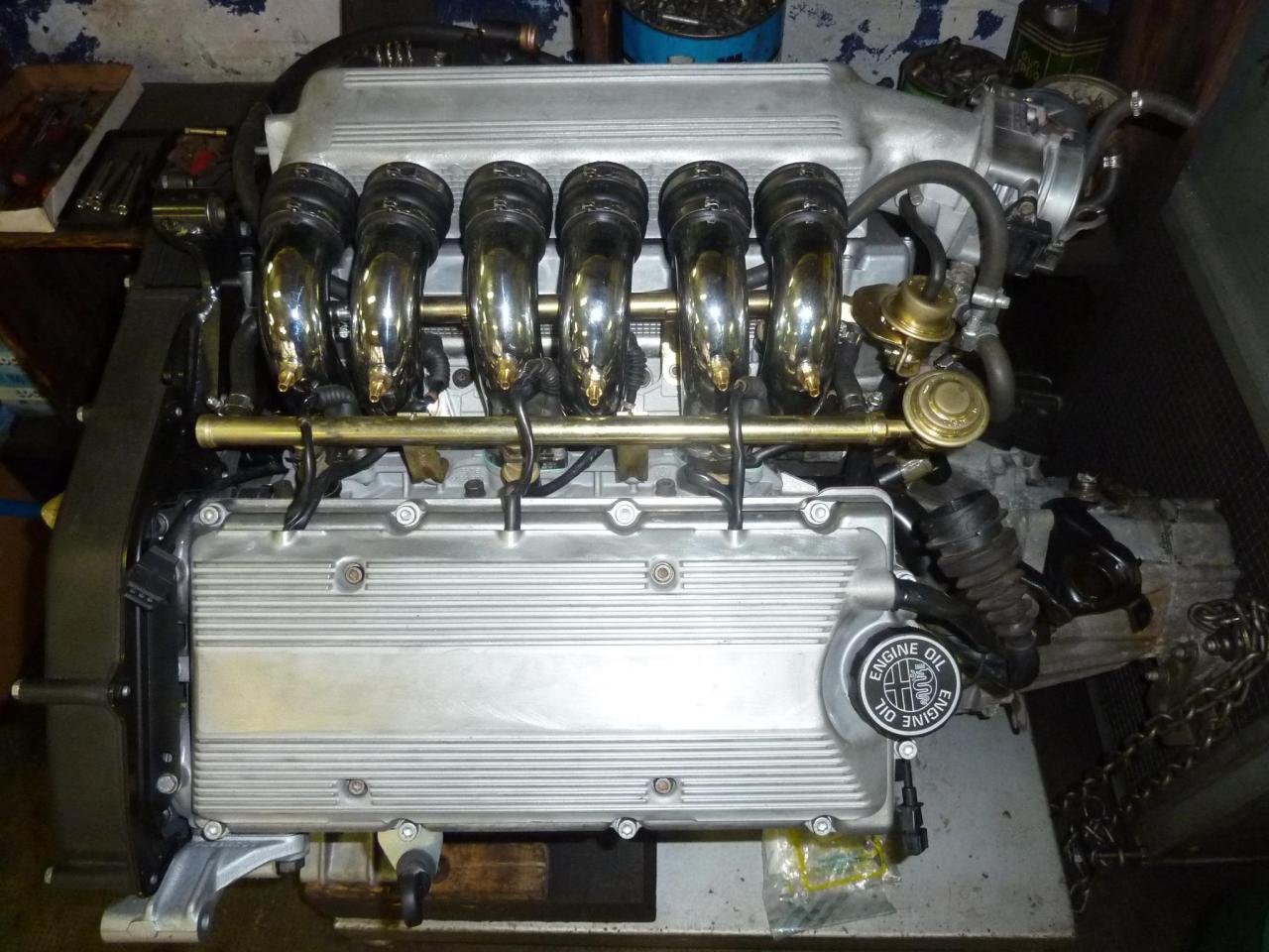Motore Alfa 24V montato su mia V6 nera....JPG