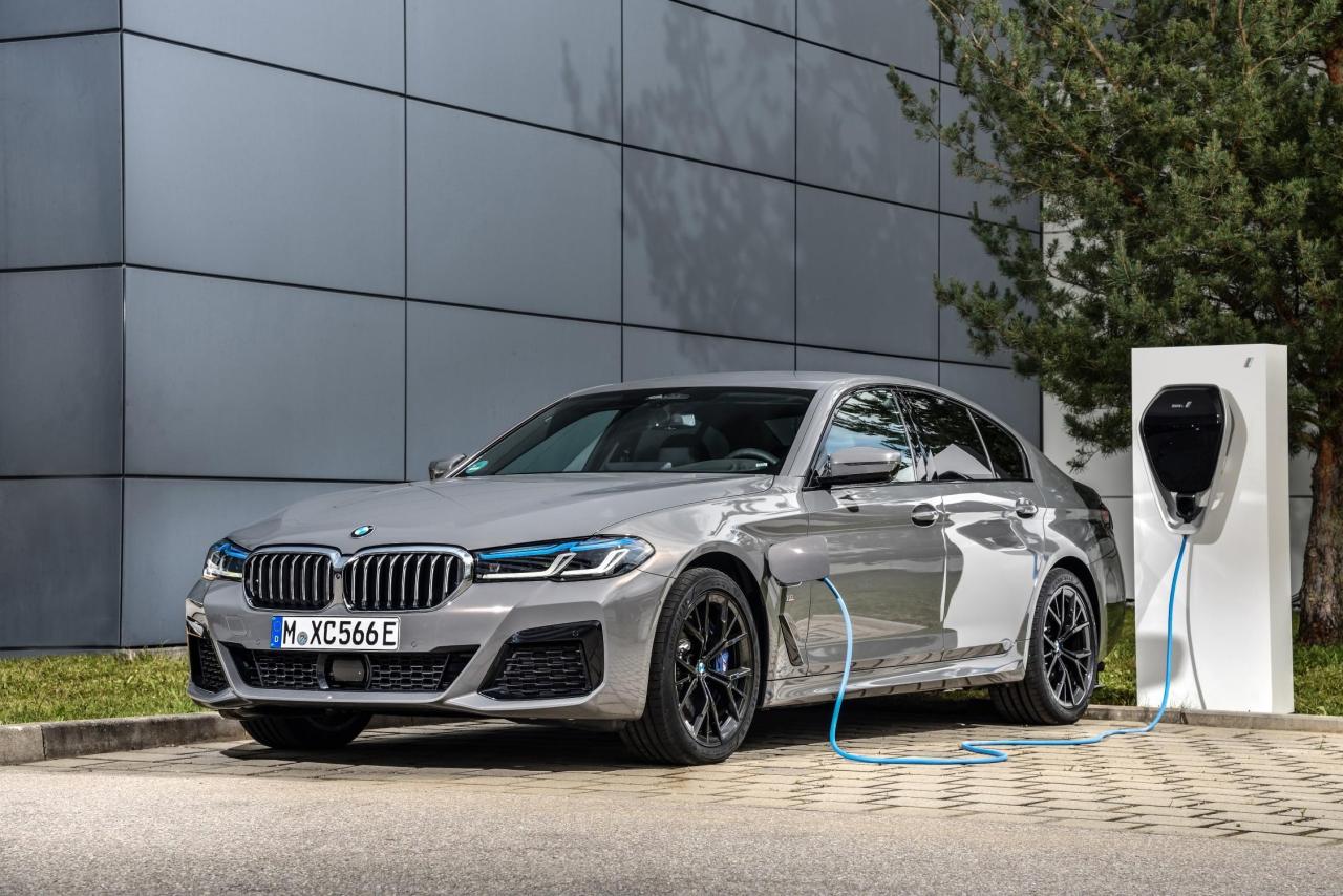 P90395490_lowRes_the-new-bmw-545e-xdr.thumb.jpg.fe5394d80aada485dfce10c9198692d8.jpg