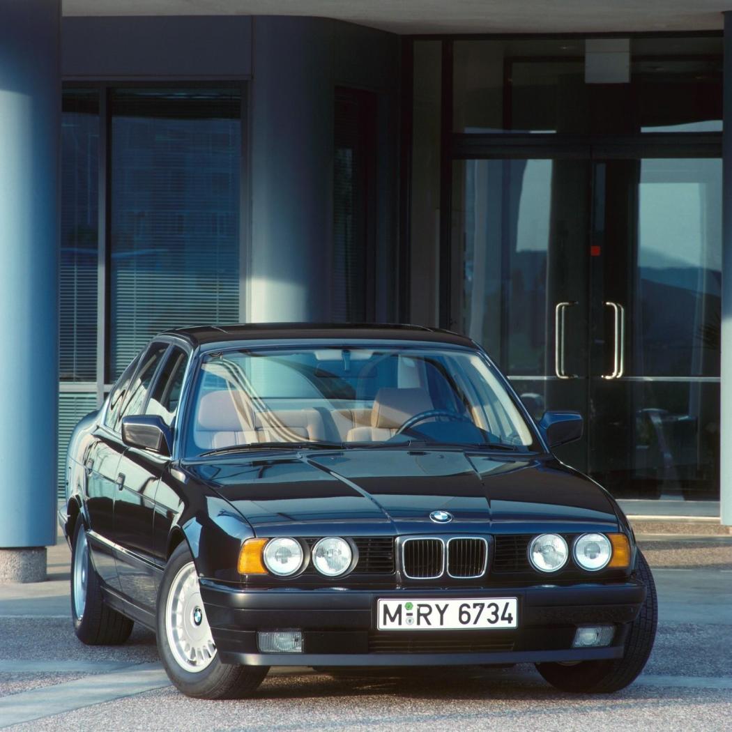 P90504615_lowRes_bmw-5-series-sedan-e.thumb.jpg.4b8765828394b769068194154bc94f9a.jpg