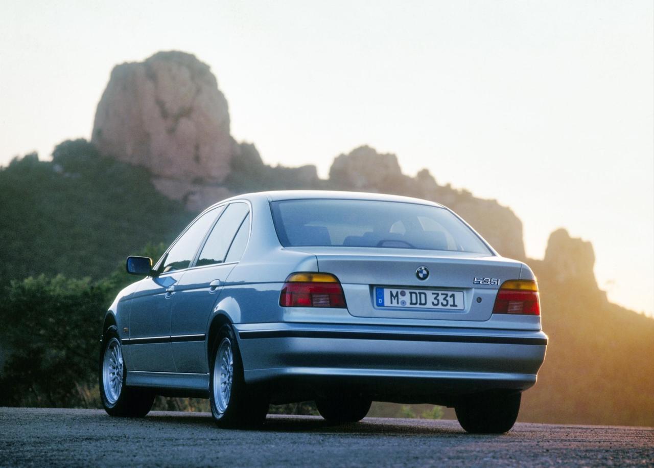 P90504617_lowRes_bmw-535i-sedan-e39-0.thumb.jpg.a954e6c3c880b10e19bef42db2b57817.jpg