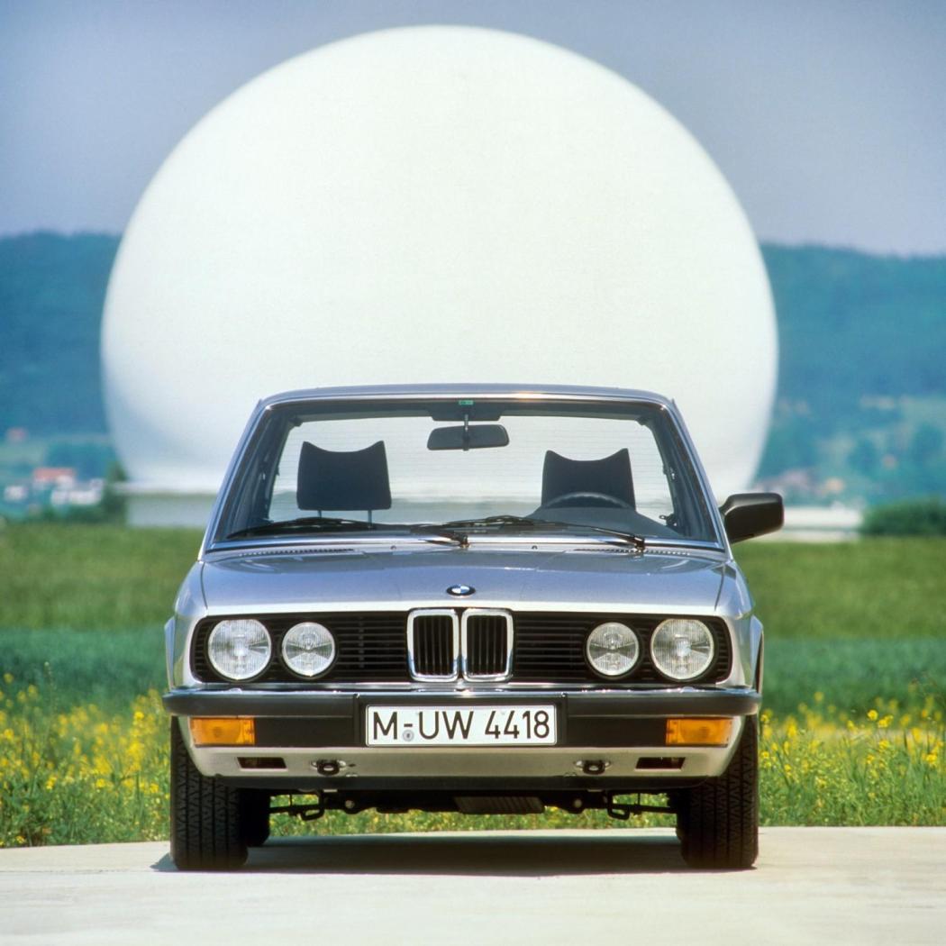 P90504625_lowRes_bmw-518-520i-525i-52.thumb.jpg.157b908693c27a71132f3b9d46f34a37.jpg