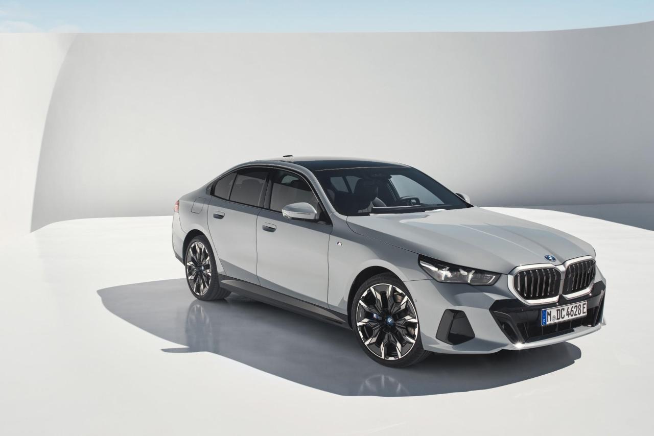P90505087_lowRes_the-new-bmw-i5-edriv.thumb.jpg.feec4e22803ddbb16fd96f95c90e190c.jpg