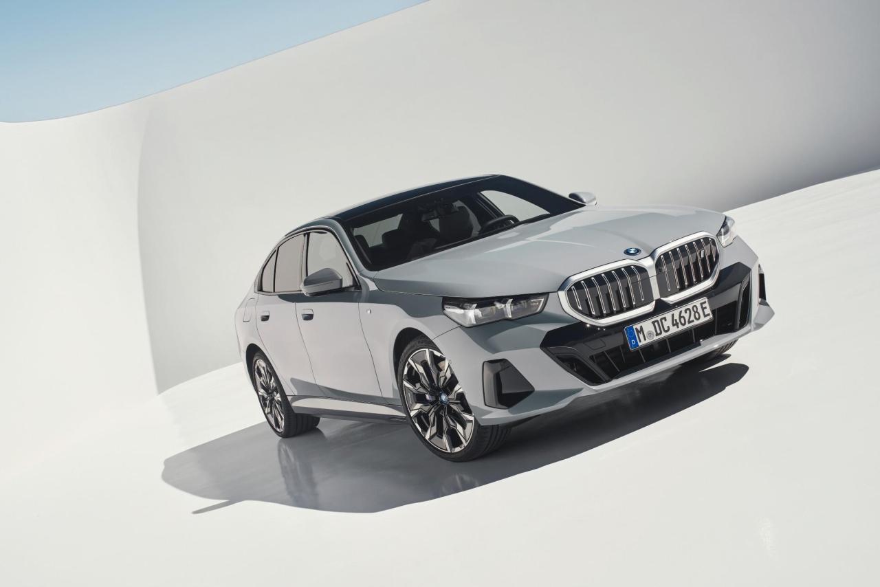 P90505088_lowRes_the-new-bmw-i5-edriv.thumb.jpg.d7b5074183335f0340c6b239891198ad.jpg