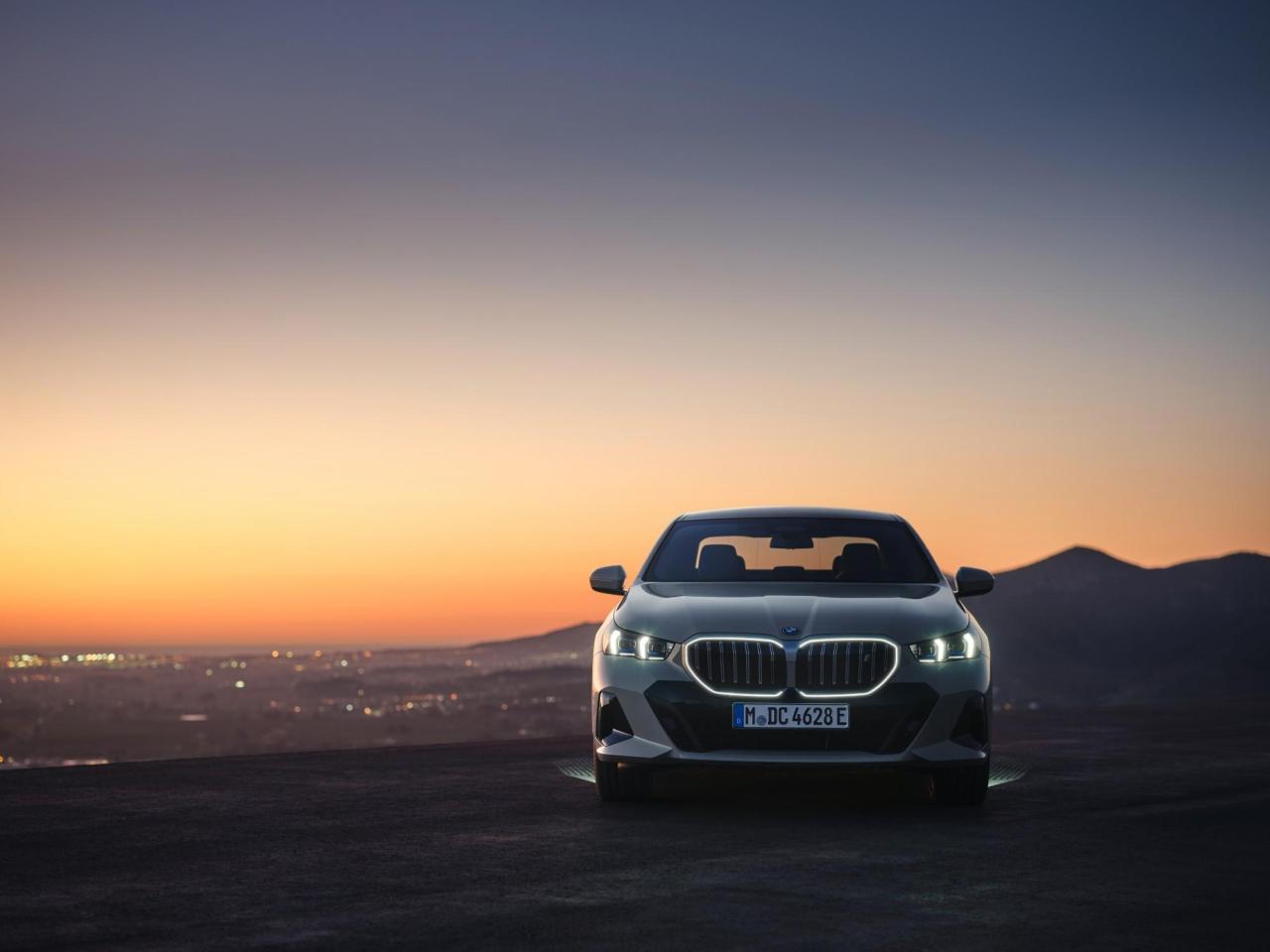P90505105_lowRes_the-new-bmw-i5-edriv.thumb.jpg.ea990917a2fa3d6741ea3f0c6a7f0294.jpg