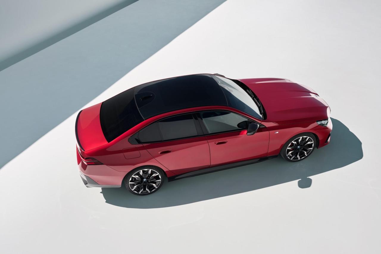P90505486_lowRes_the-new-bmw-i5-m60-x.thumb.jpg.5718de20574d1c64bed8bc0024e33290.jpg