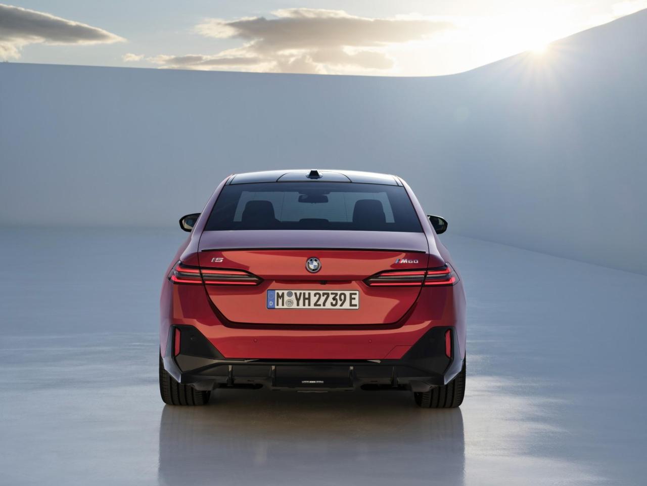 P90505493_lowRes_the-new-bmw-i5-m60-x.thumb.jpg.c214281af81fd941334e342394af7123.jpg