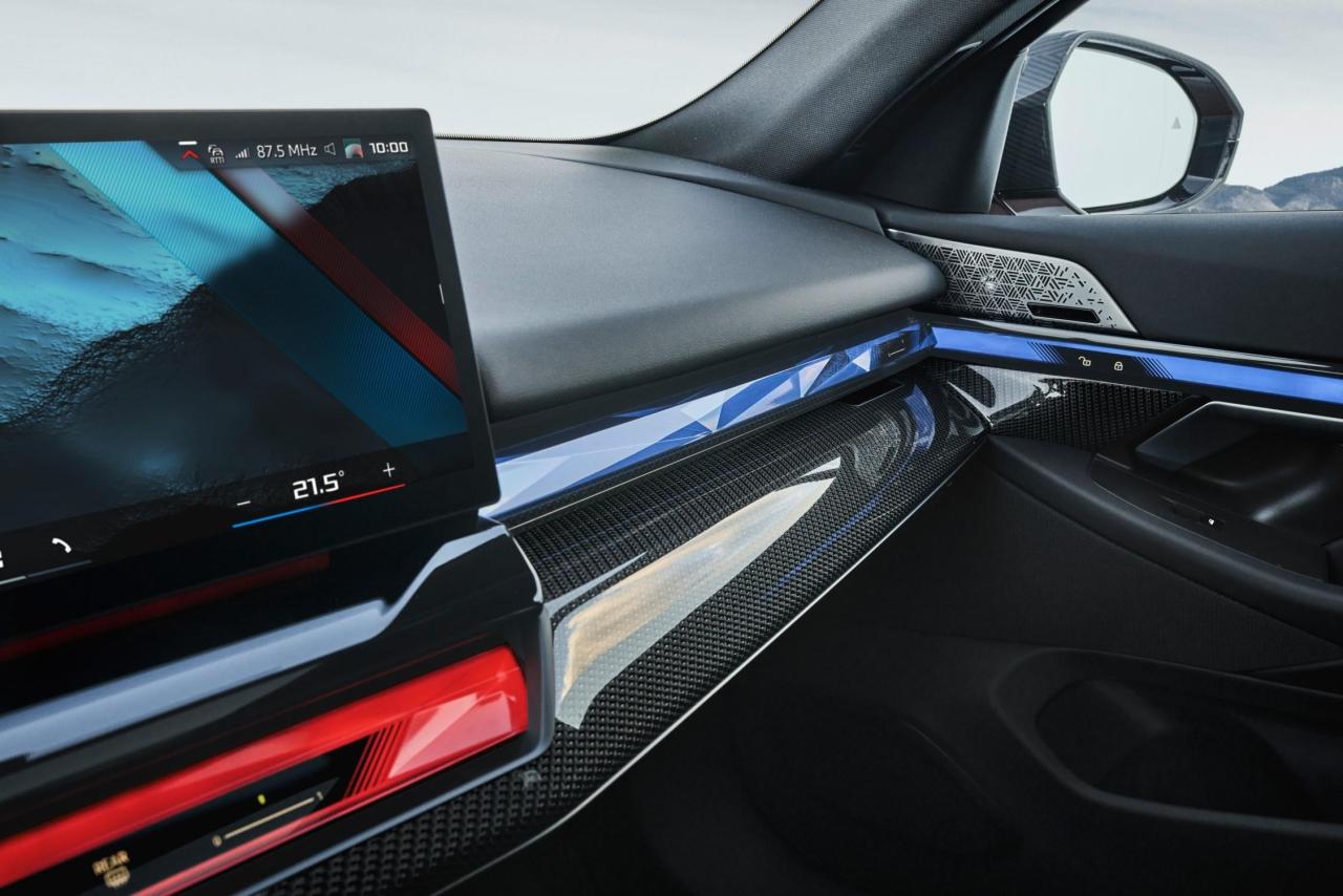P90505518_lowRes_the-new-bmw-i5-m60-x.thumb.jpg.2e6f55d1c09916a4f9e95d47e3256084.jpg