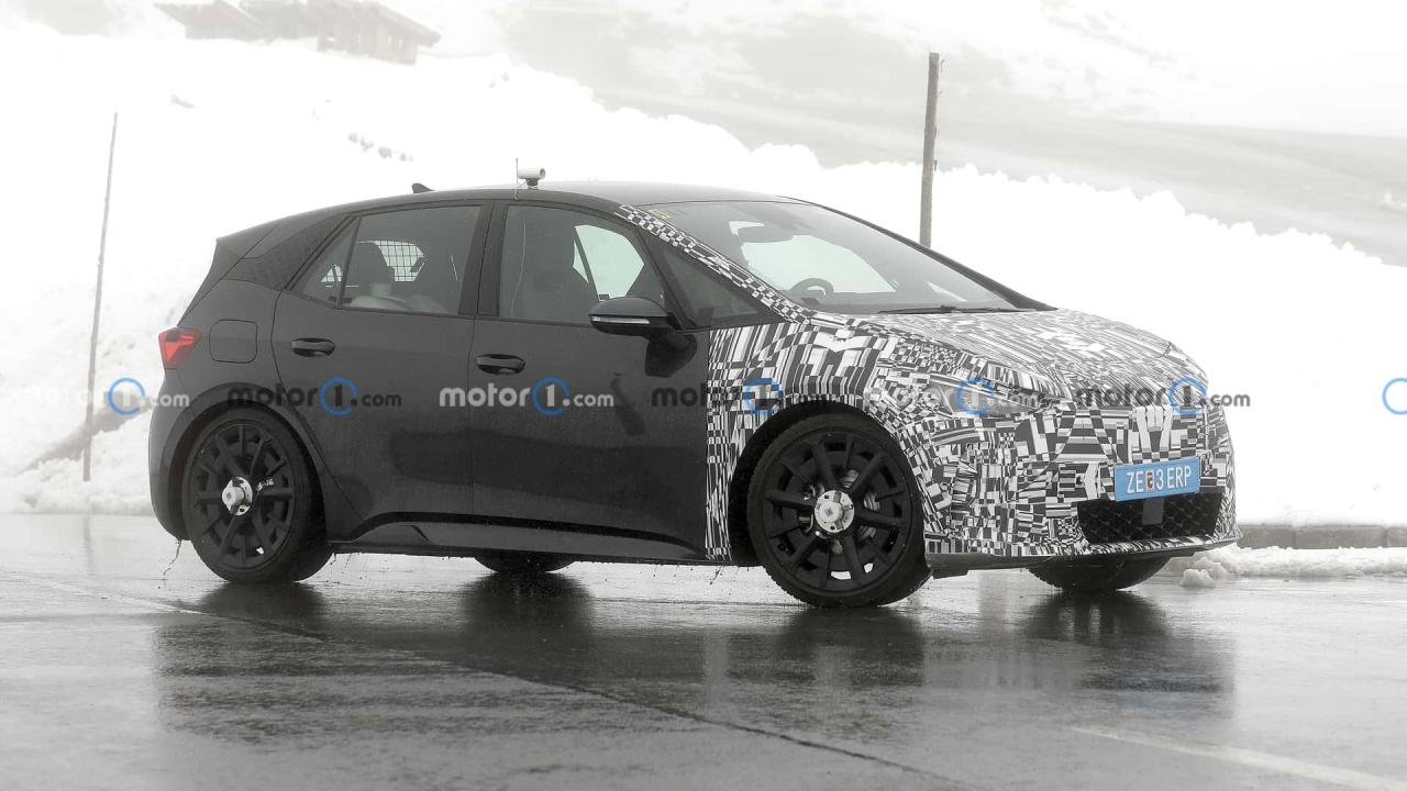 cupra-born-facelift-new-spy-photo (6).jpg