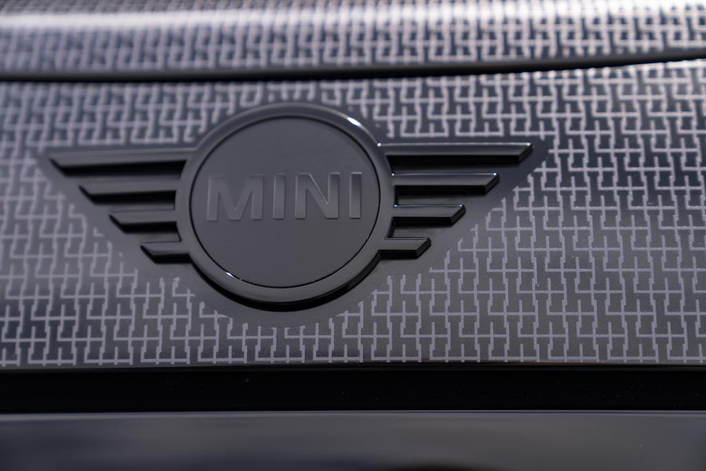 mini_john_cooper_works_1to6_13.jpg.b818cd79818c4aa8a3c8aa4fcb2cbcfd.jpg