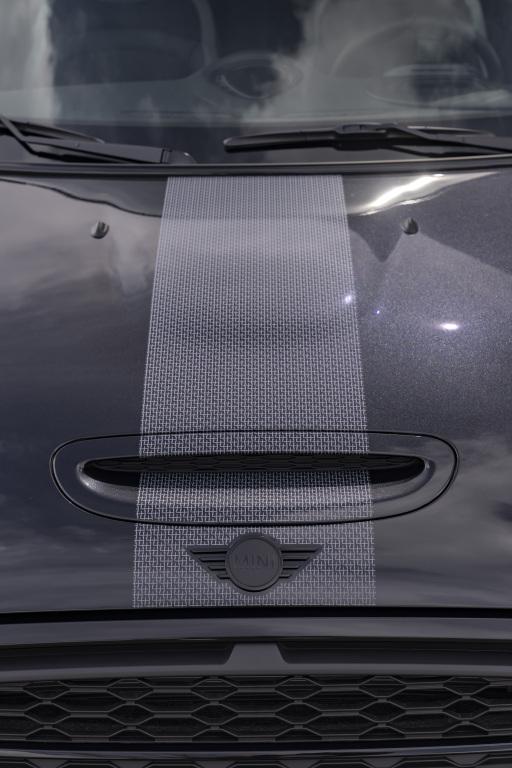 mini_john_cooper_works_1to6_570.jpg.bb6c447567058e92677616bf1bbf73ae.jpg