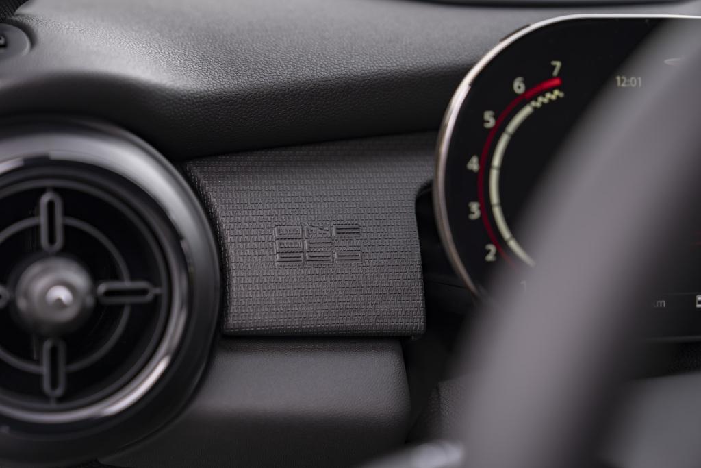 mini_john_cooper_works_1to6_833.jpg.dda65dba3abf3ed7493d02b18691df5b.jpg