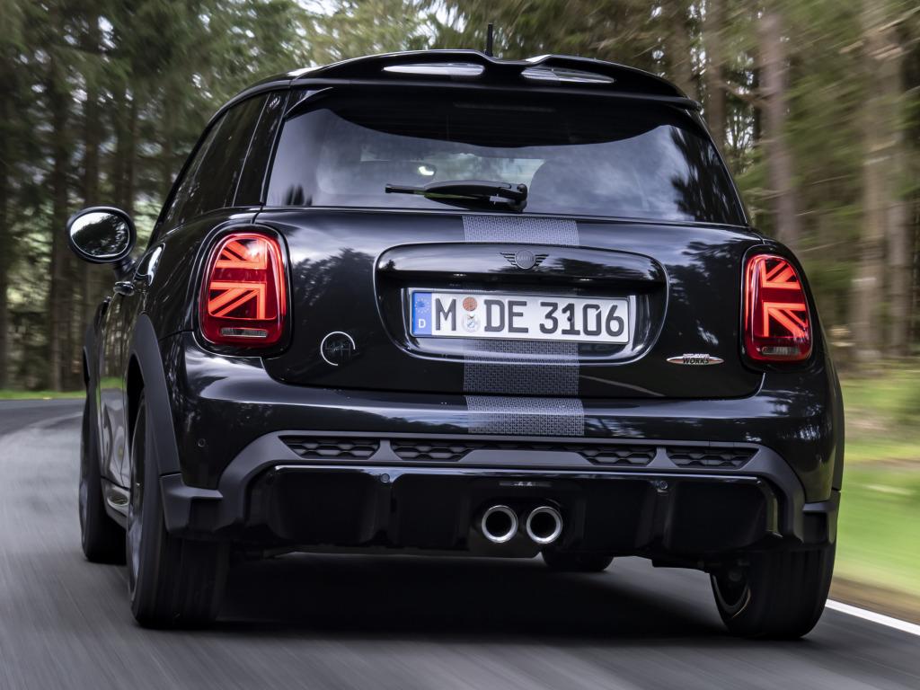 mini_john_cooper_works_1to6_9_08a606f90b4c0879.jpg.95365fbf4a9586d9057a8636a6a5bcd2.jpg