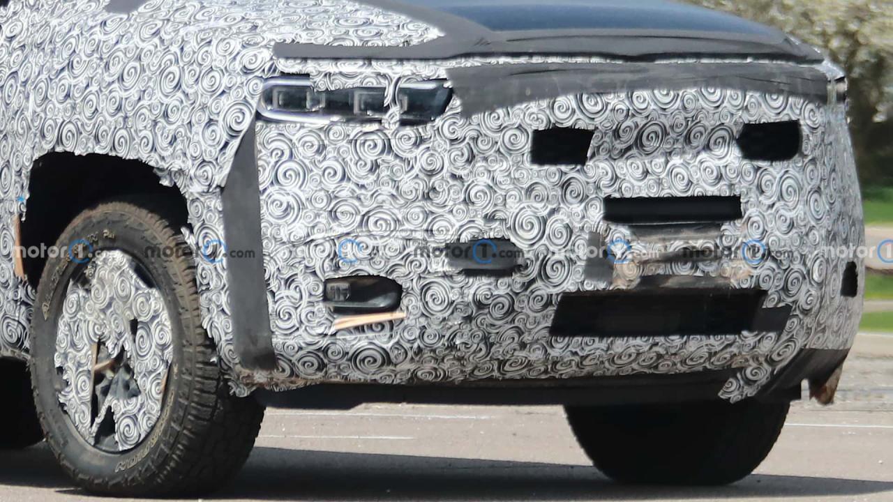 ram-1200-rampage-front-view-spy-photo (2).jpg